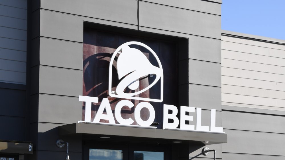 Taco Bell sign