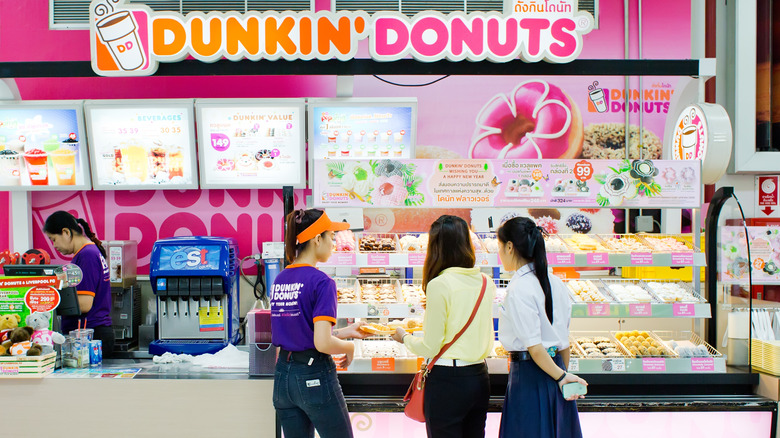 Dunkin'customers