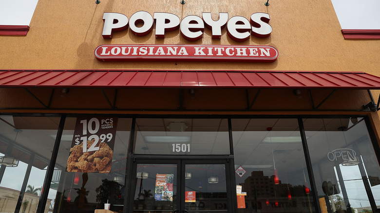 Front of Popeyes restaurant