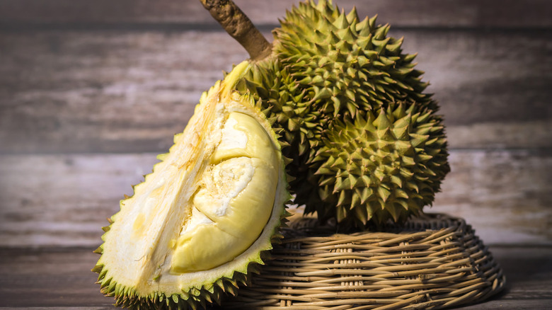 frutto del durian pungente