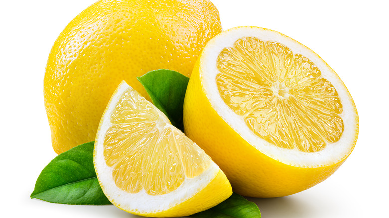 cut lemons
