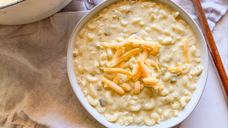 macaroni and cheese with green chiles