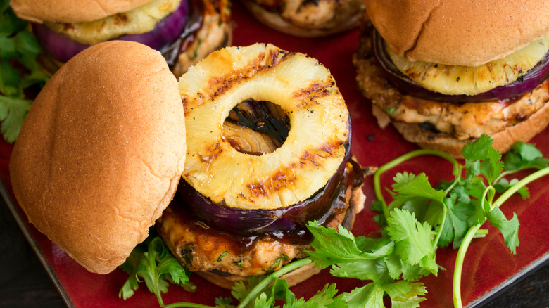 Hamburger with grilled pineapple