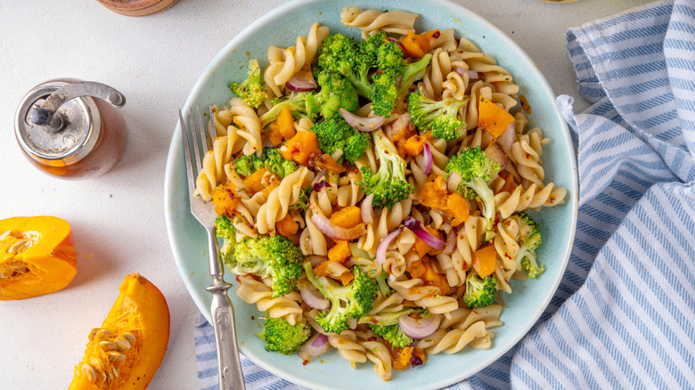 Pasta salad with vegetables