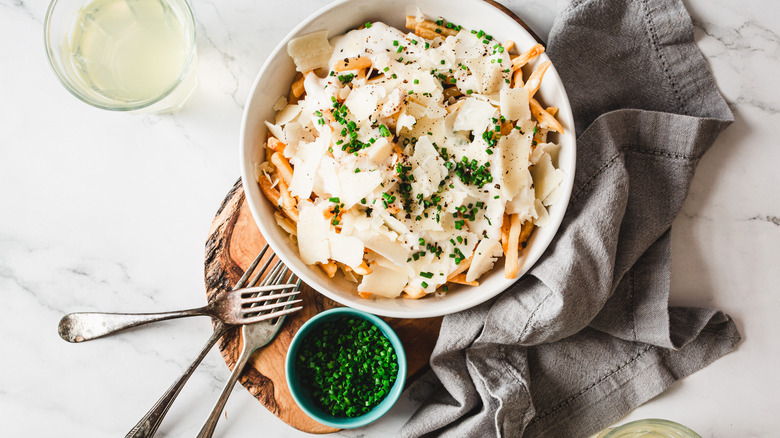 bechamel fries with chives