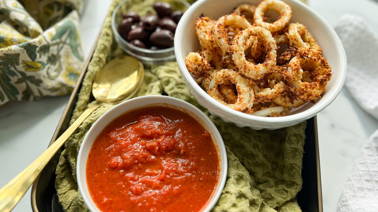 marinara sauce and calamari rings