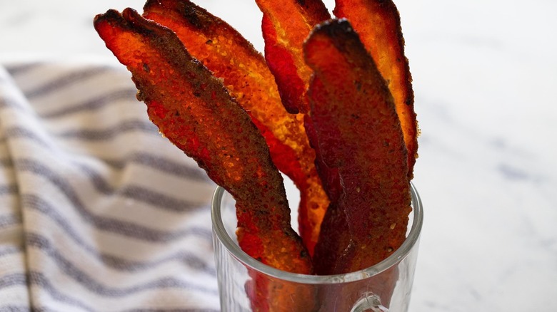 candied bacon on cooling rack