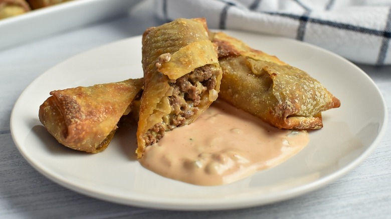 air fryer cheeseburger egg rolls 