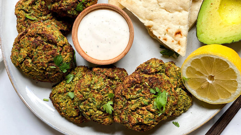 falafels on plate