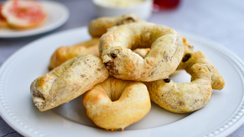 white plate piled with mini air fryer bagels