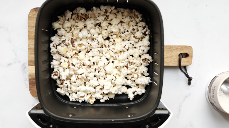 Popcorn in air fryer