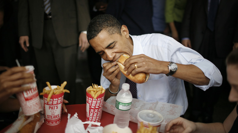 Barack Obama eating