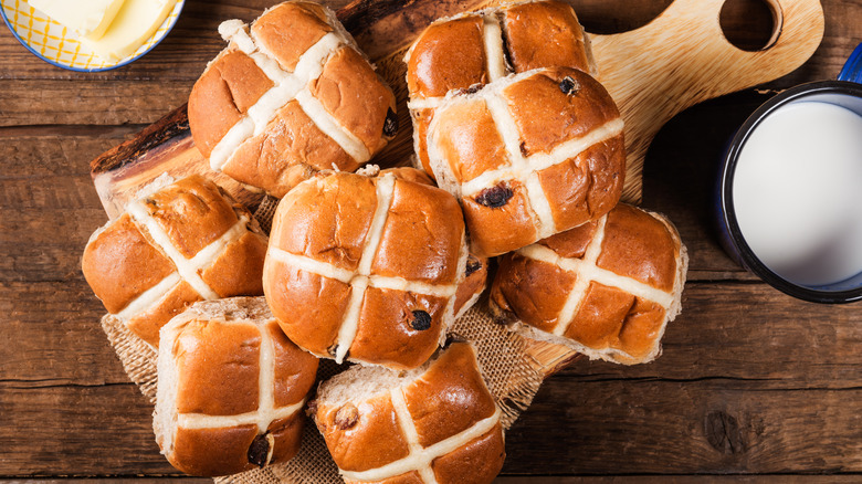 hot cross buns