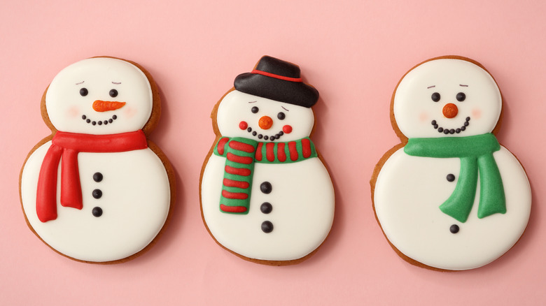 Three snowmen cookies