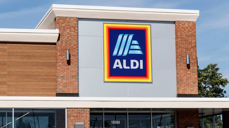 Aldi storefront 