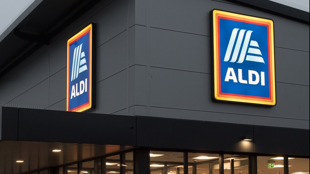 The outside of an Aldi