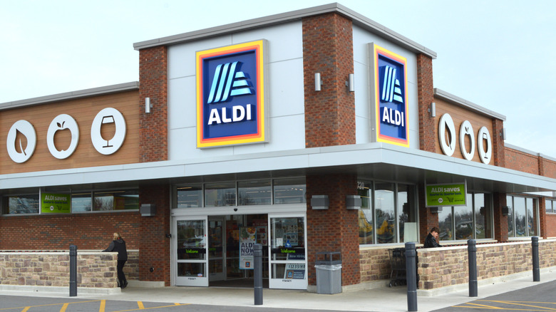 Exterior of an Aldi store location