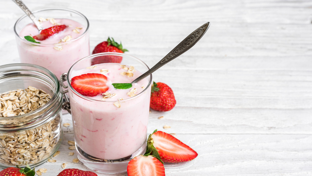 strawberry coconut milk yogurt