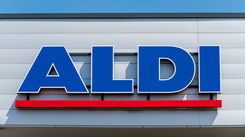 Aldi sign on outside of building 