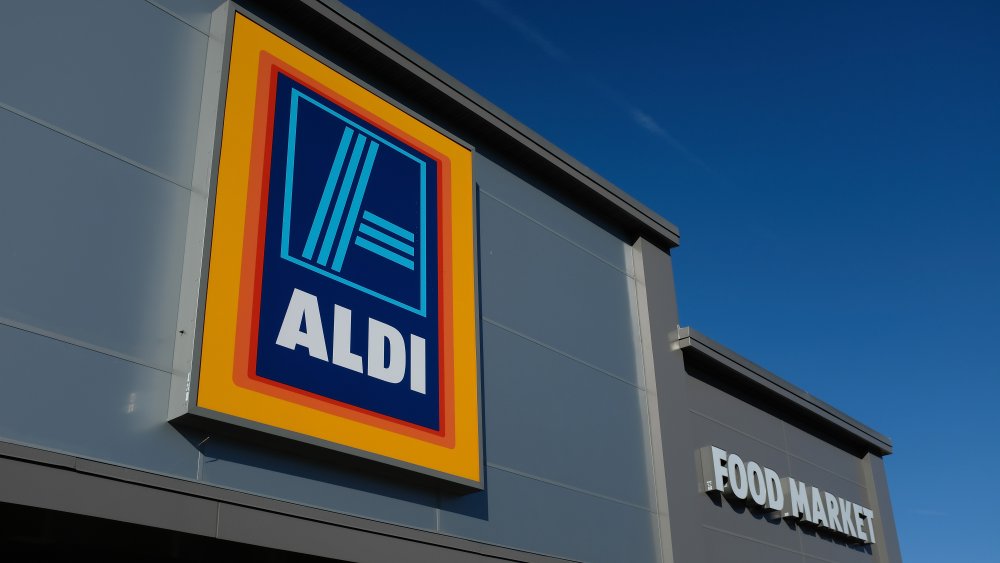 aldi store front