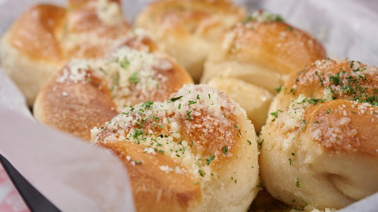 Garlic knots