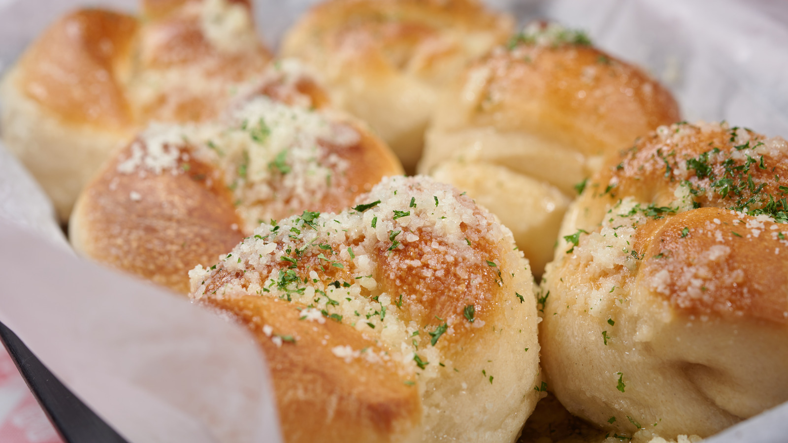 Aldi Garlic Knots Have A Keep Frozen Label For A Reason