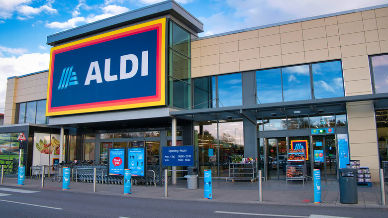 Aldi storefront