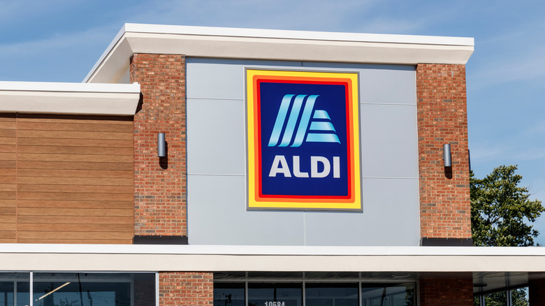 Aldi store sign