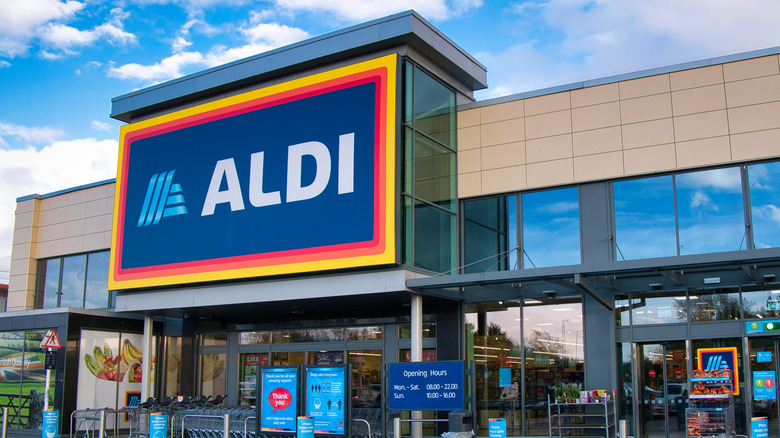 Aldi store front