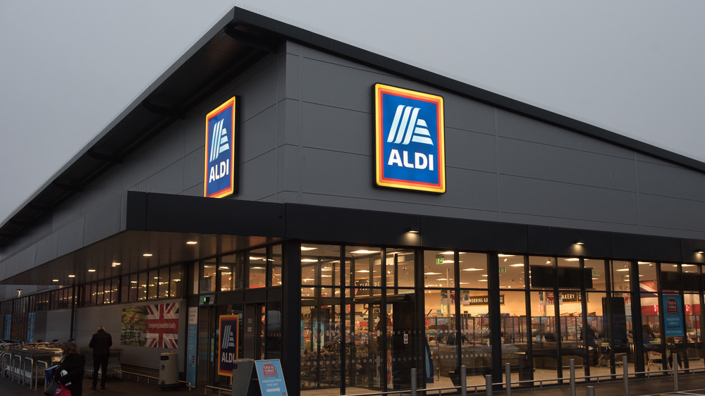 Gray Aldi storefront