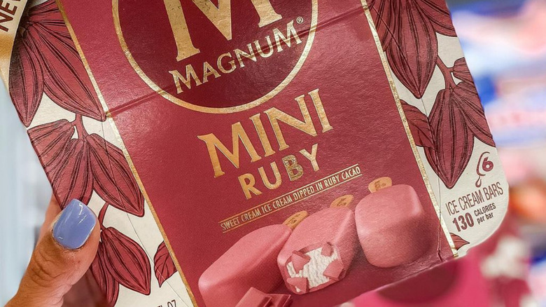 Mini ruby Magnum ice cream packaging