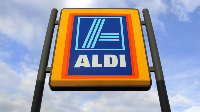 An Aldi sign