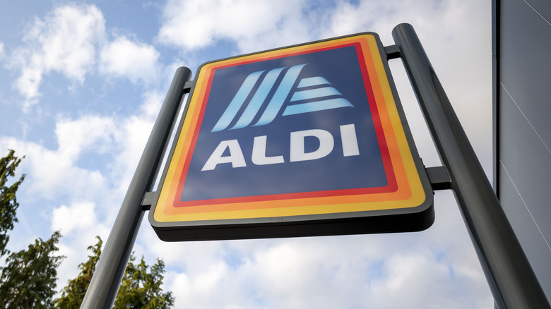 Aldi sign