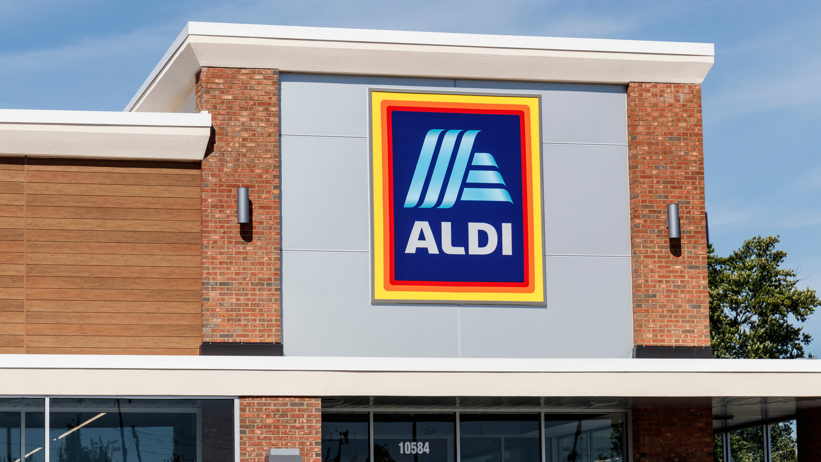 Aldi Shoppers Can't Get Enough Of This Dark Chocolate Granola