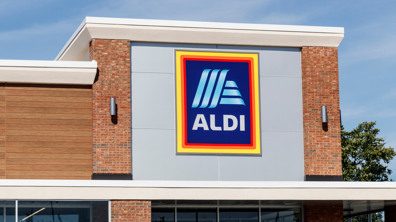 An Aldi storefront