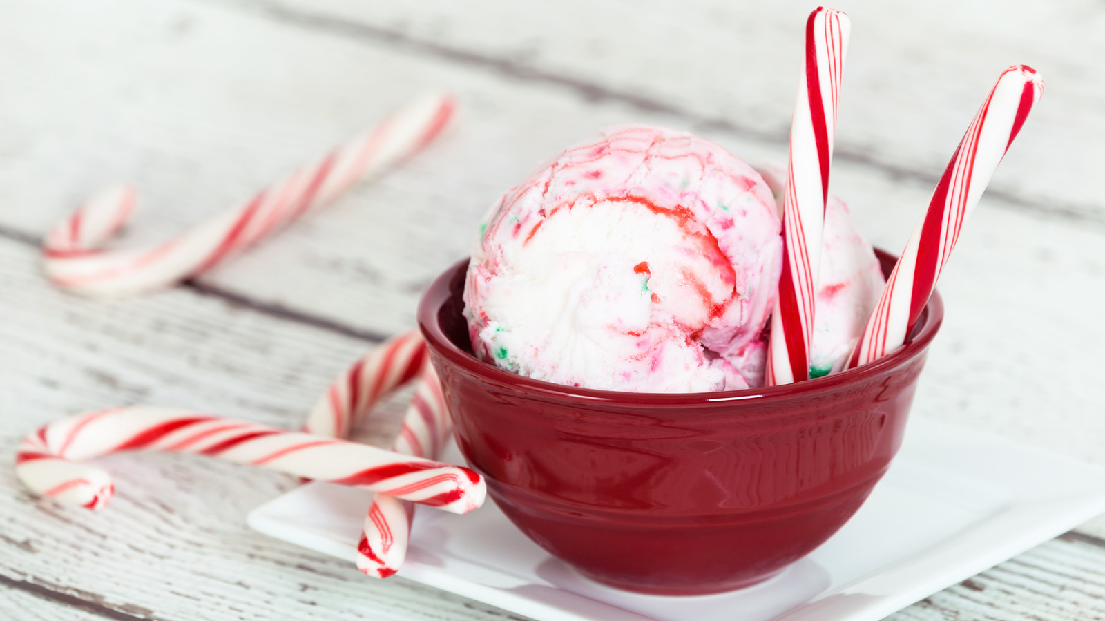 Aldi Shoppers Have Their Eyes Peeled For This Peppermint Bark Ice Cream