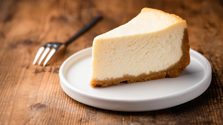 cheesecake slice and fork