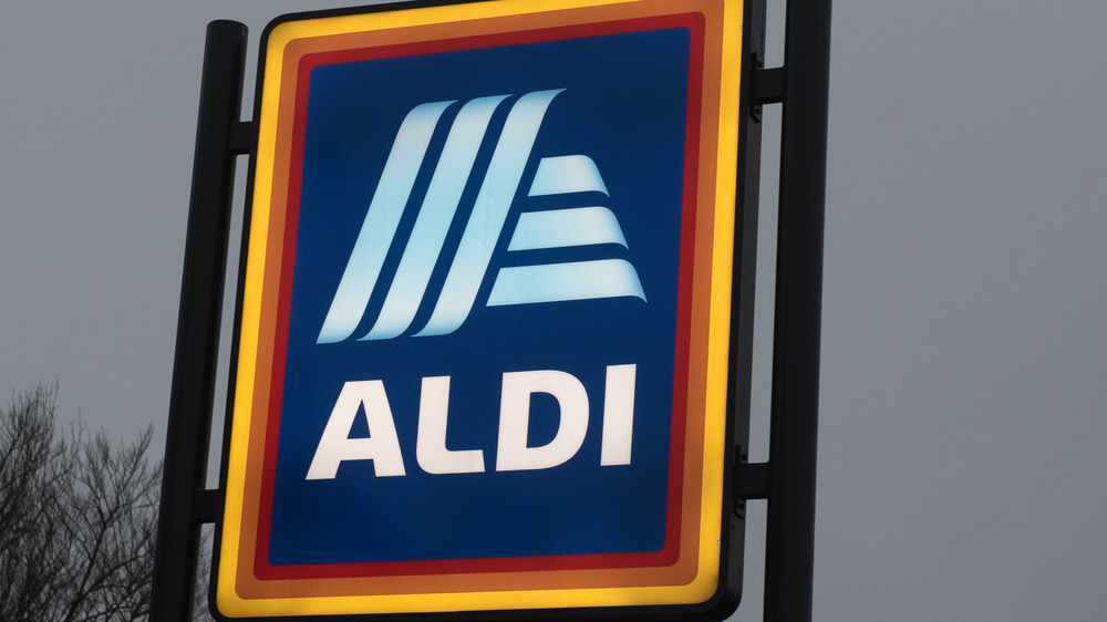 The Aldi sign