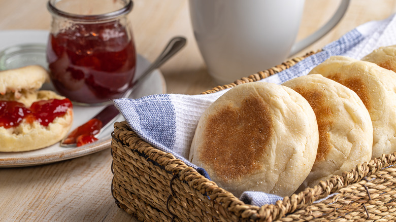 English muffins with jam