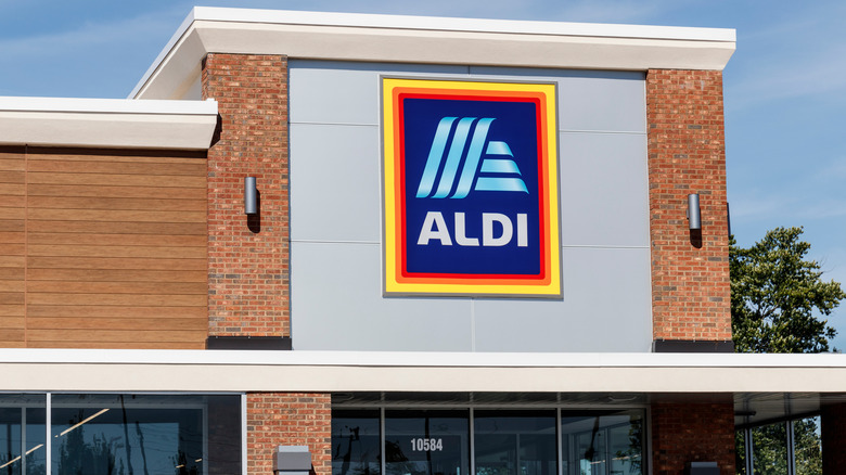 Aldi store front