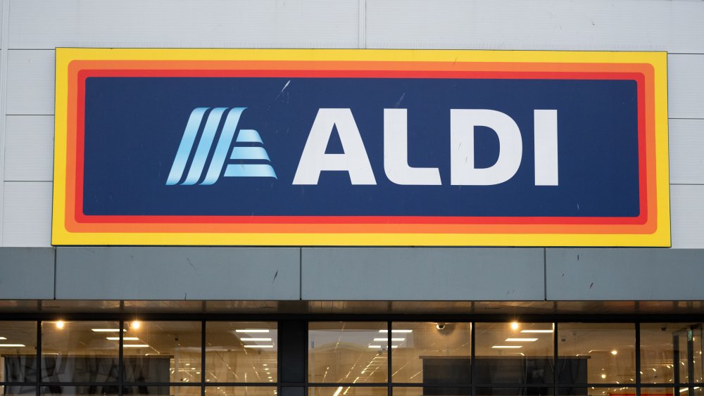 Aldi store sign