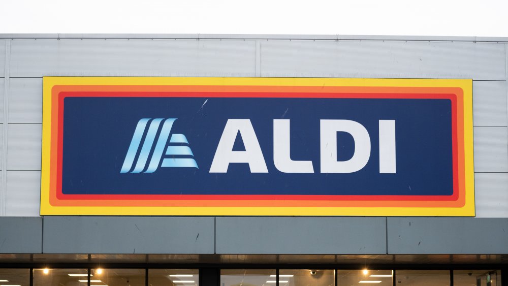 Aldi store front