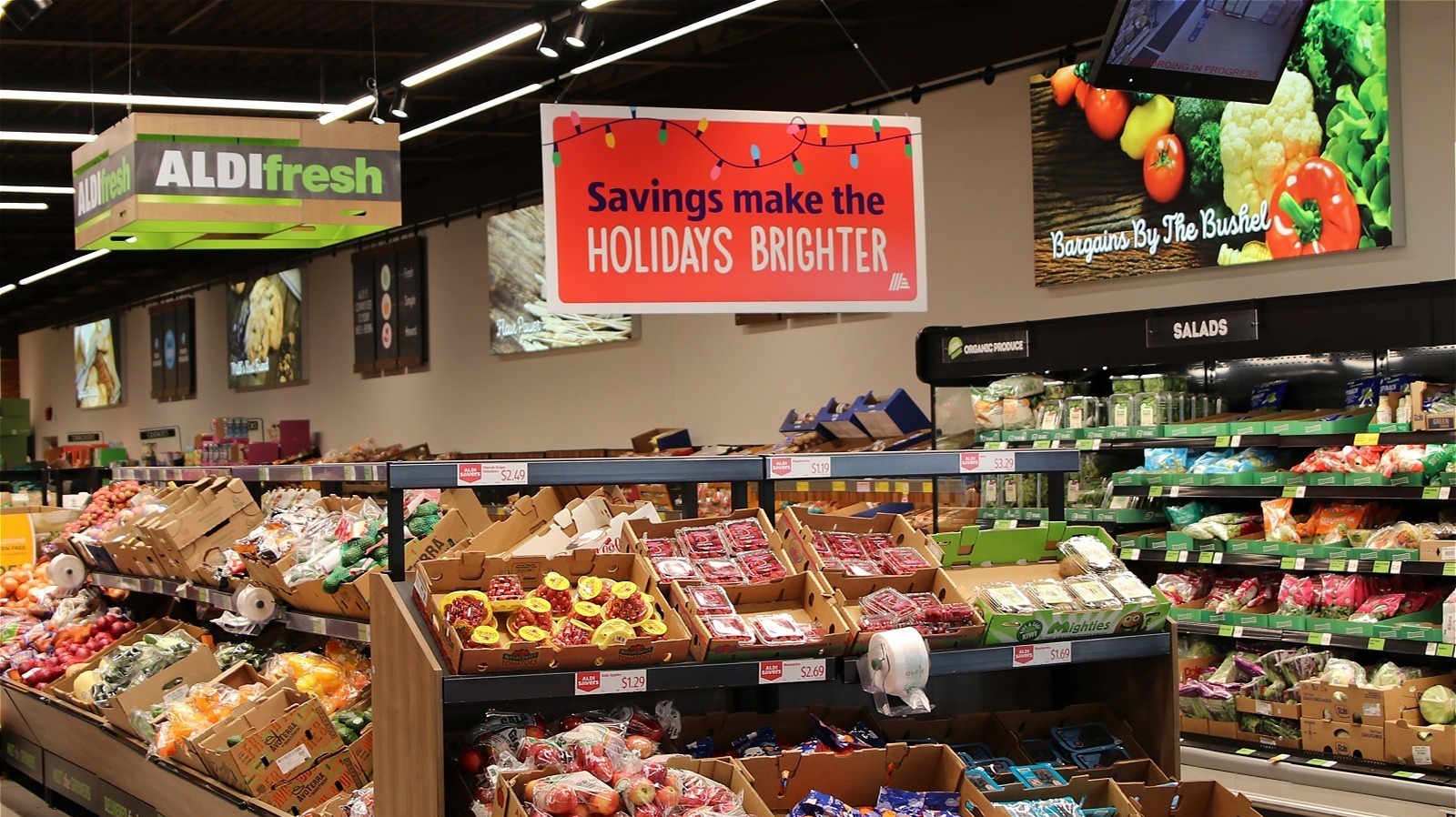 Aldi's Soft Gingerbread Iced Cookies Are Being Compared To Germany's