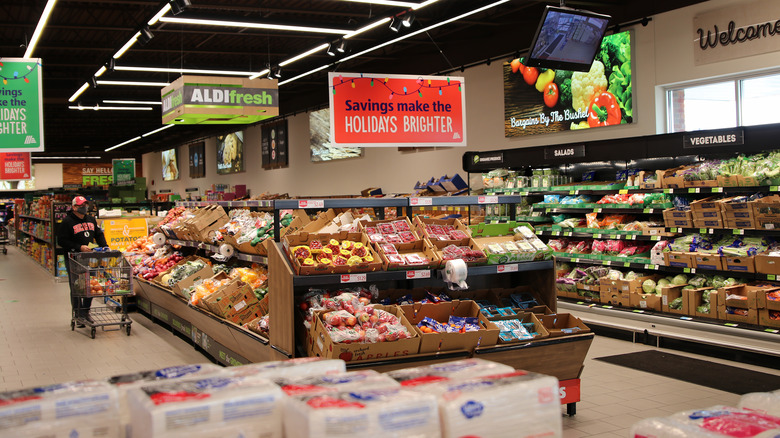 Aldi store front