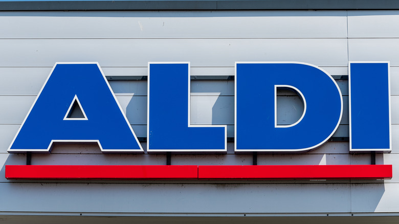 Aldi sign