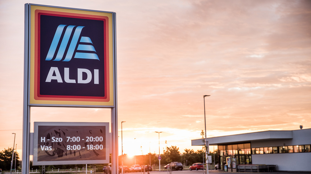 Sunrise behind Aldi sign