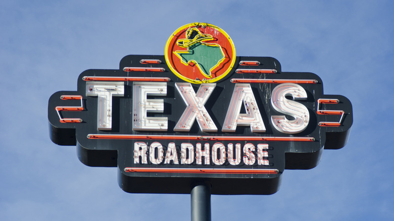 A Texas Roadhouse neon sign