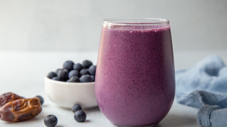 milkshake blueberry smoothie in glass