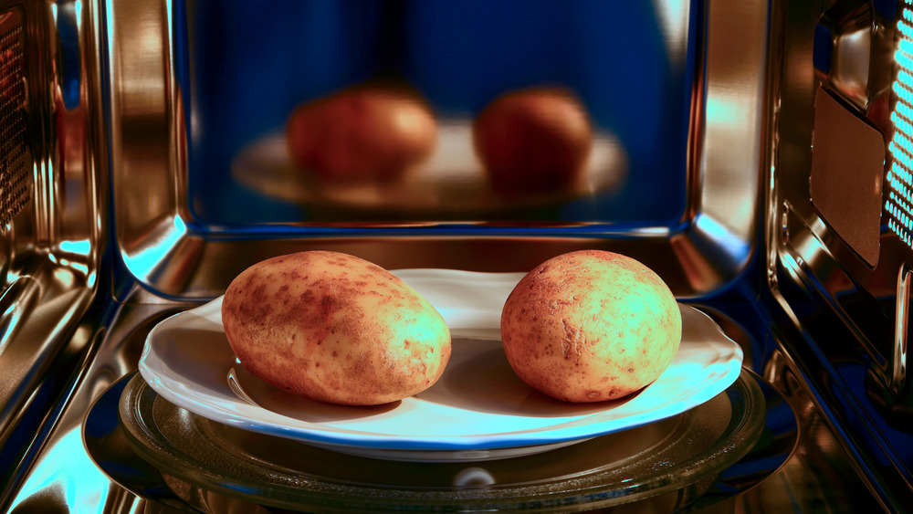 baked potato microwave cooking