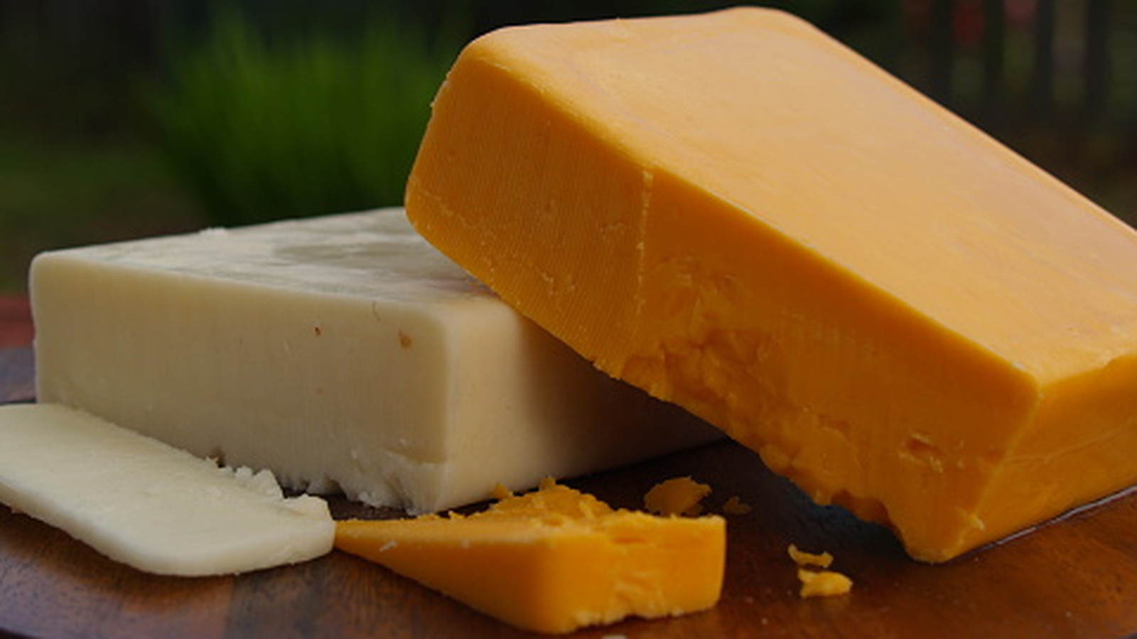 American Vs Cheddar Cheese: What's The Difference?